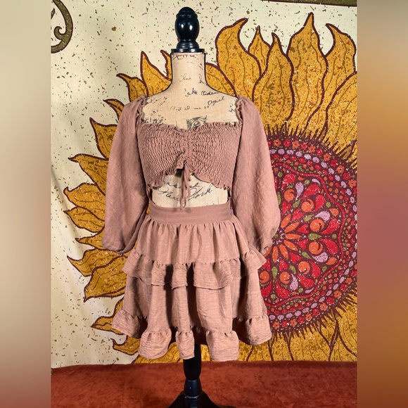 ✨ Light Brown Windsor Cutout Dress ✨ - Picture 1 of 3
